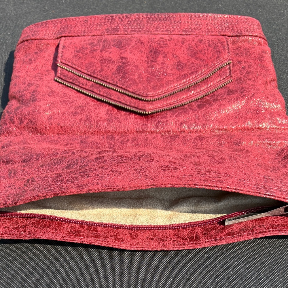 Matt & Nat red foldable clutch Bag with long chain /straps - Picture 13 of 14